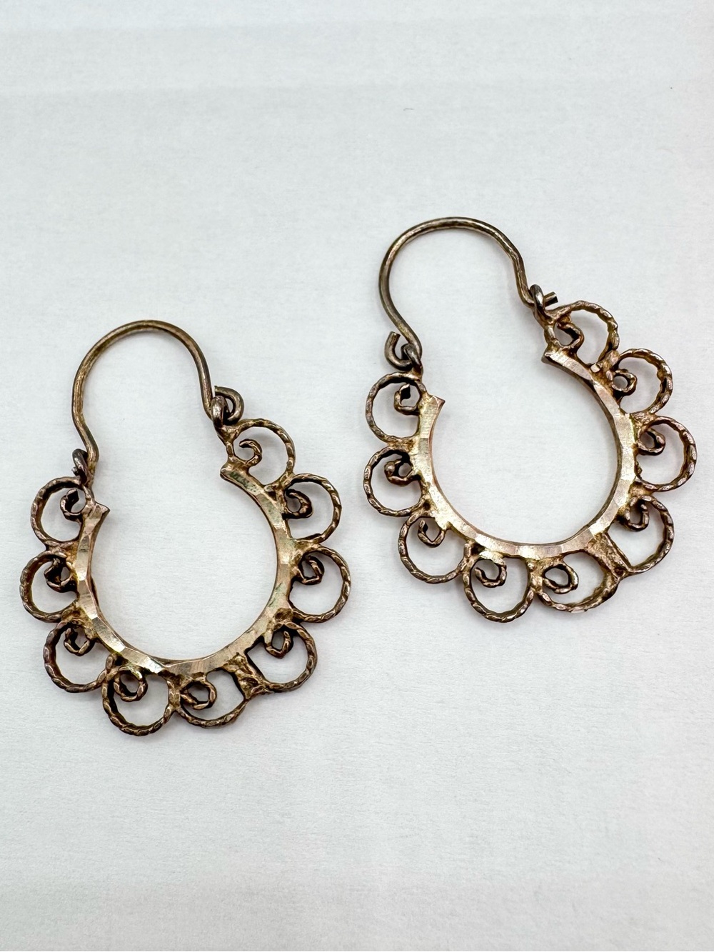 Vintage 925 Sterling Silver Scalloped Filigree Hoop Earrings Stamped Tested